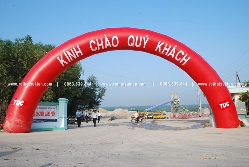 Những lưu ý khi sử dụng dịch vụ thuê cổng hơi chào mừng 34 cho thue cong hoi luxtour 1